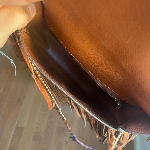 Louis Vuitton Boho Style by Agape Customs World Traveler Messenger Bag-Authentic - Picture 10 of 13